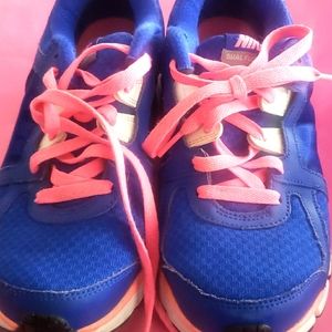 Nike dual fusion st2